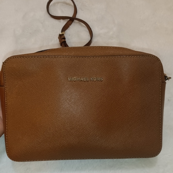 Michael Kors Crossbody - Picture 10 of 13